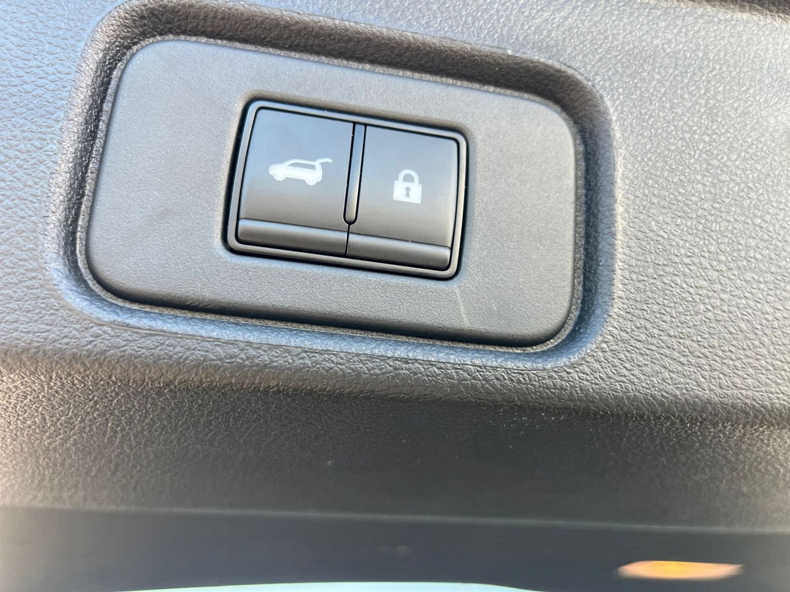 Used 2026 Nissan Pathfinder SV FWD image 22
