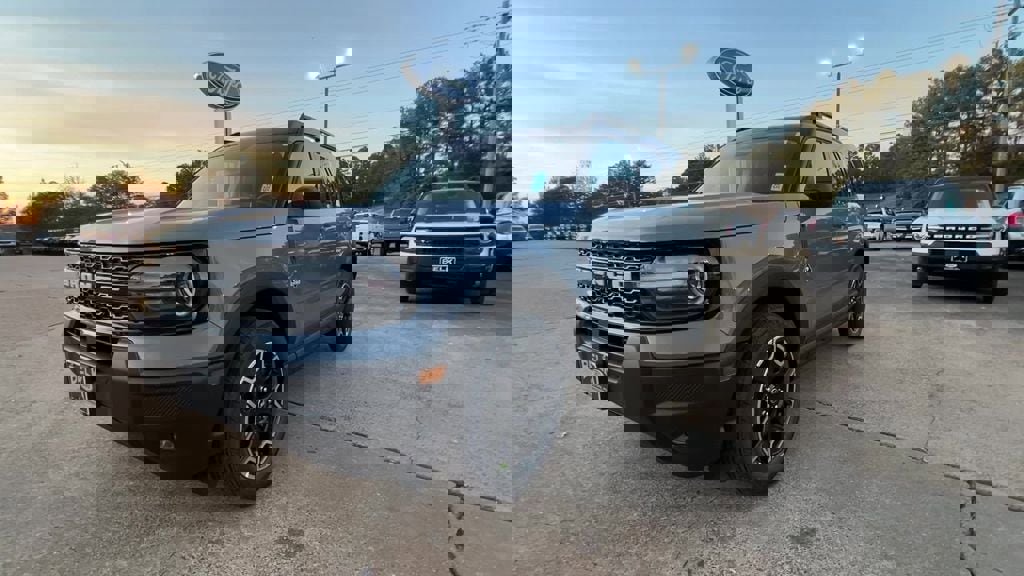 New 2025 Ford Bronco Sport Outer Banks image 2