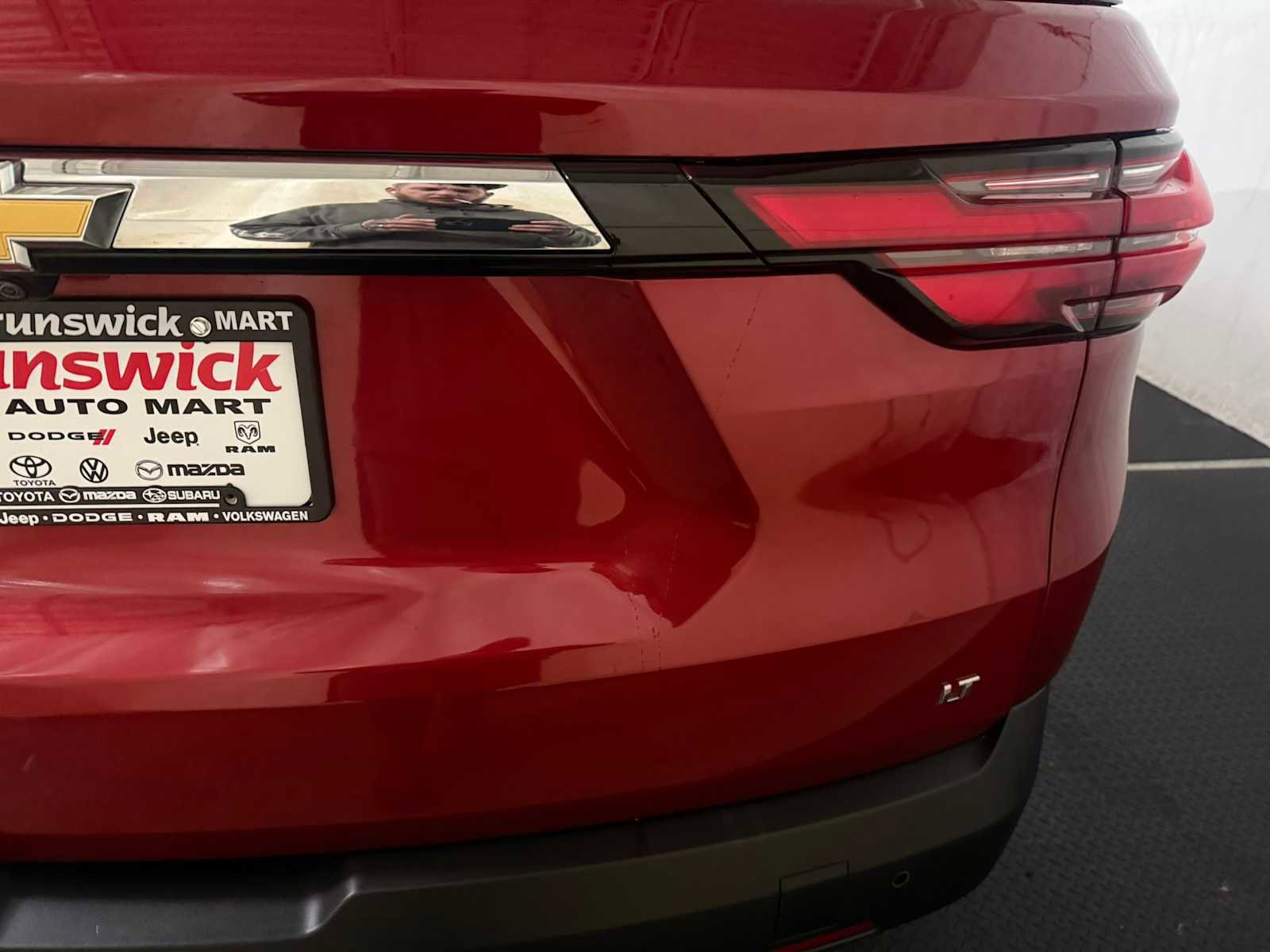 Used 2023 Chevrolet Traverse LT image 18