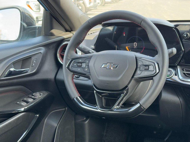 New 2026 Chevrolet Trax RS w/ Sunroof Package FWD image 8