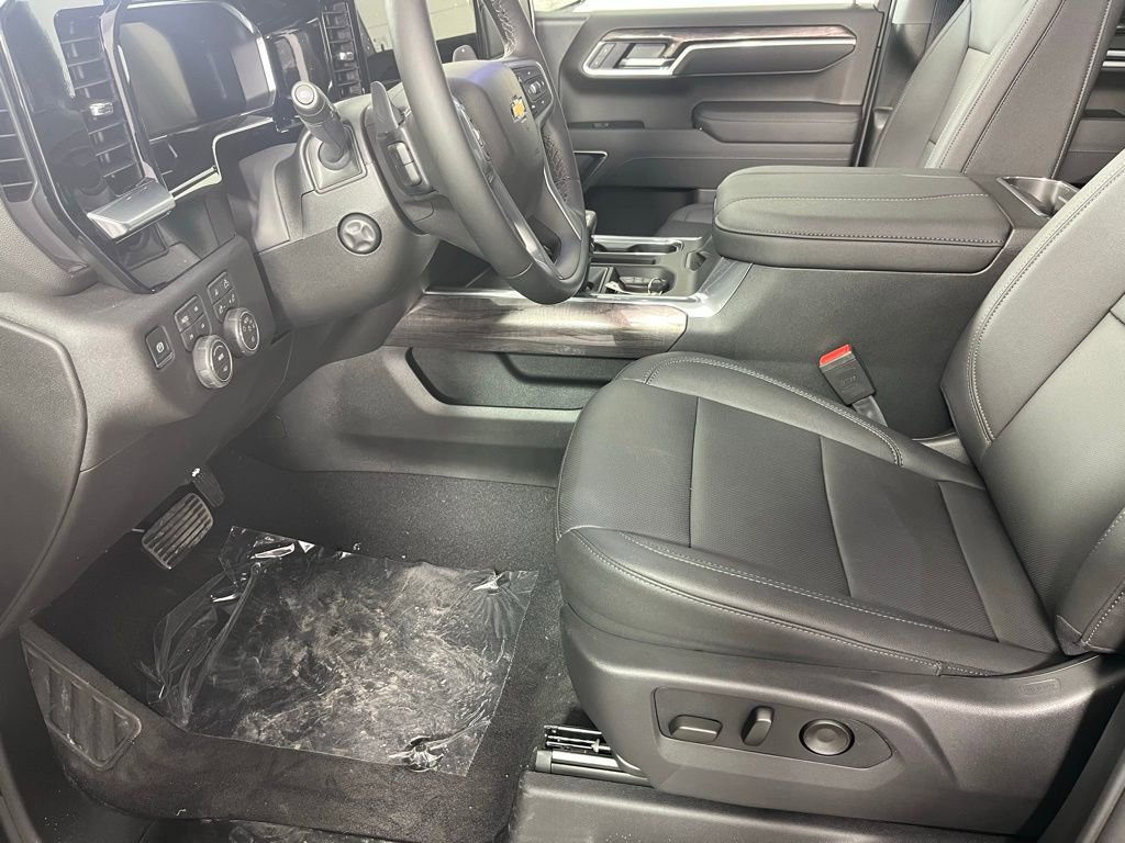 New 2026 Chevrolet Silverado 1500 LTZ w/ LTZ Premium Package image 16