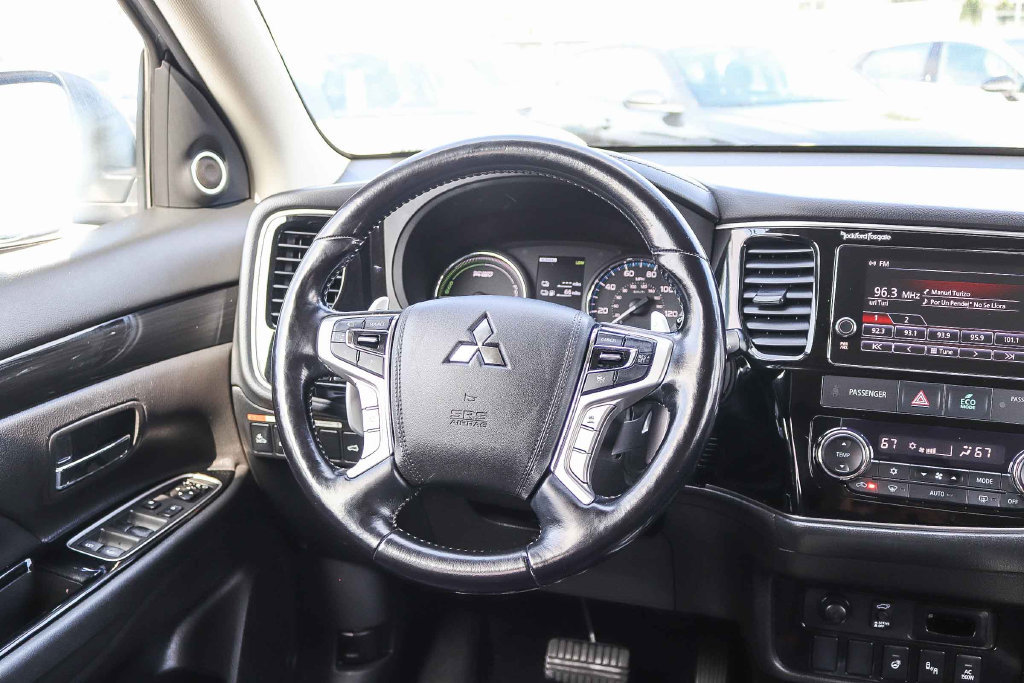 Used 2018 Mitsubishi Outlander GT AWD/4WD image 16
