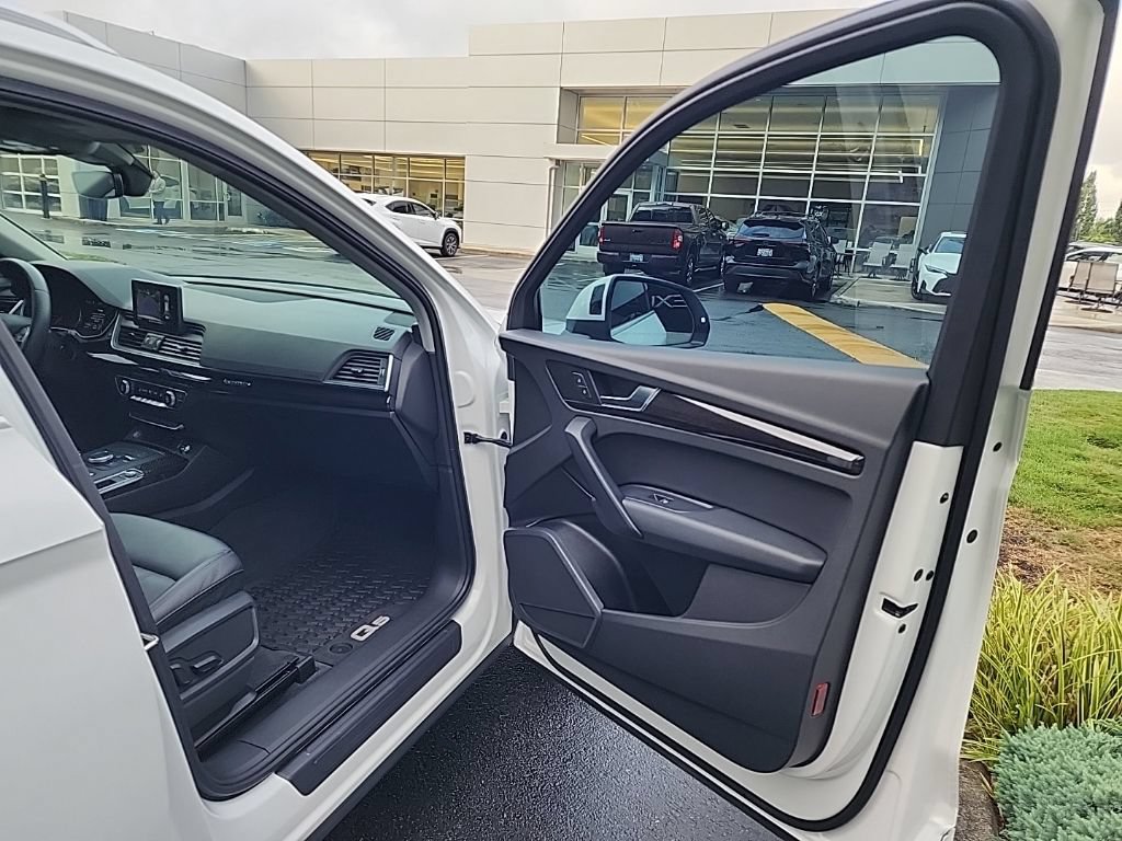 Used 2019 Audi Q5 2.0T Premium w/ Convenience Package AWD/4WD image 19