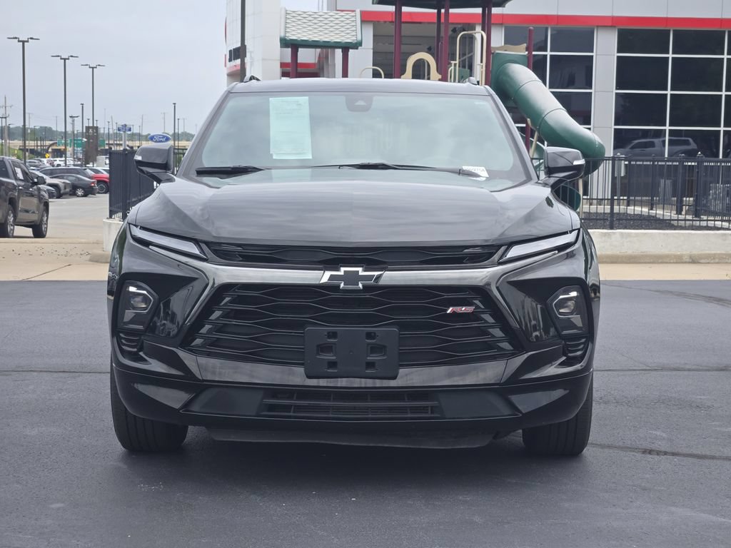 Used 2025 Chevrolet Blazer RS FWD image 2