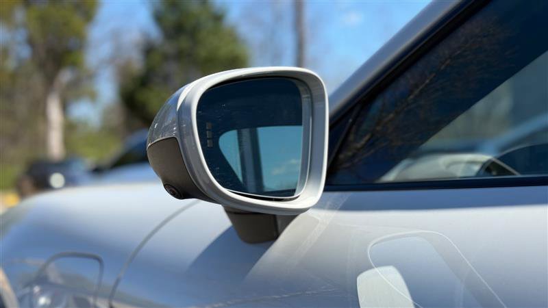 Used 2023 Porsche Taycan image 24