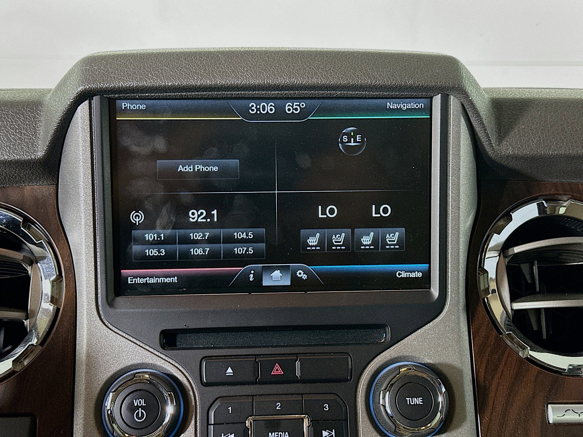 Used 2015 Ford F250 Lariat w/ Lariat Interior Package AWD/4WD image 19