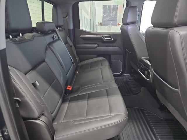 Used 2023 Chevrolet Silverado 1500 LTZ w/ LTZ Premium Package AWD/4WD image 31