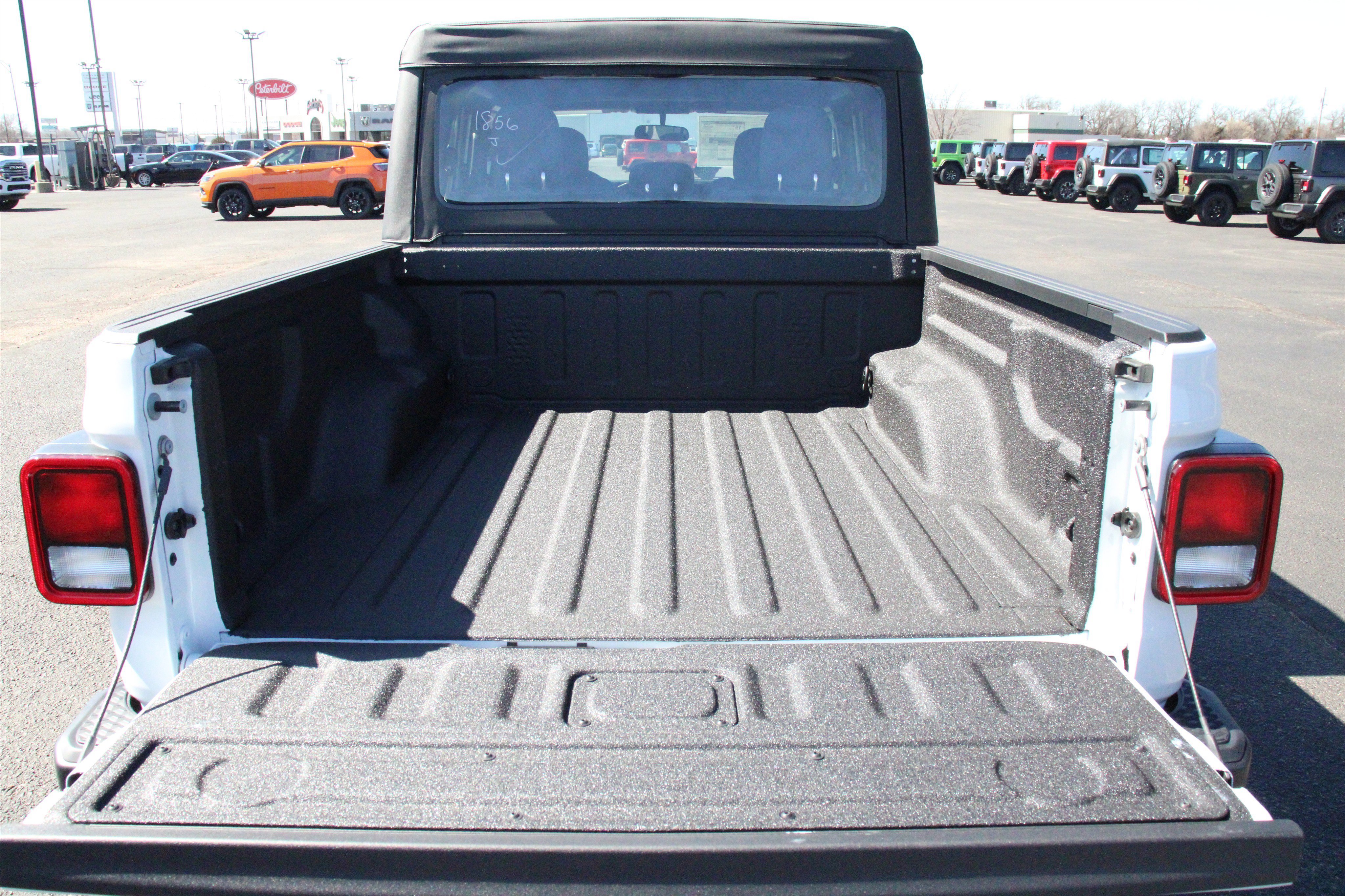 New 2026 Jeep Gladiator Sport AWD/4WD image 25