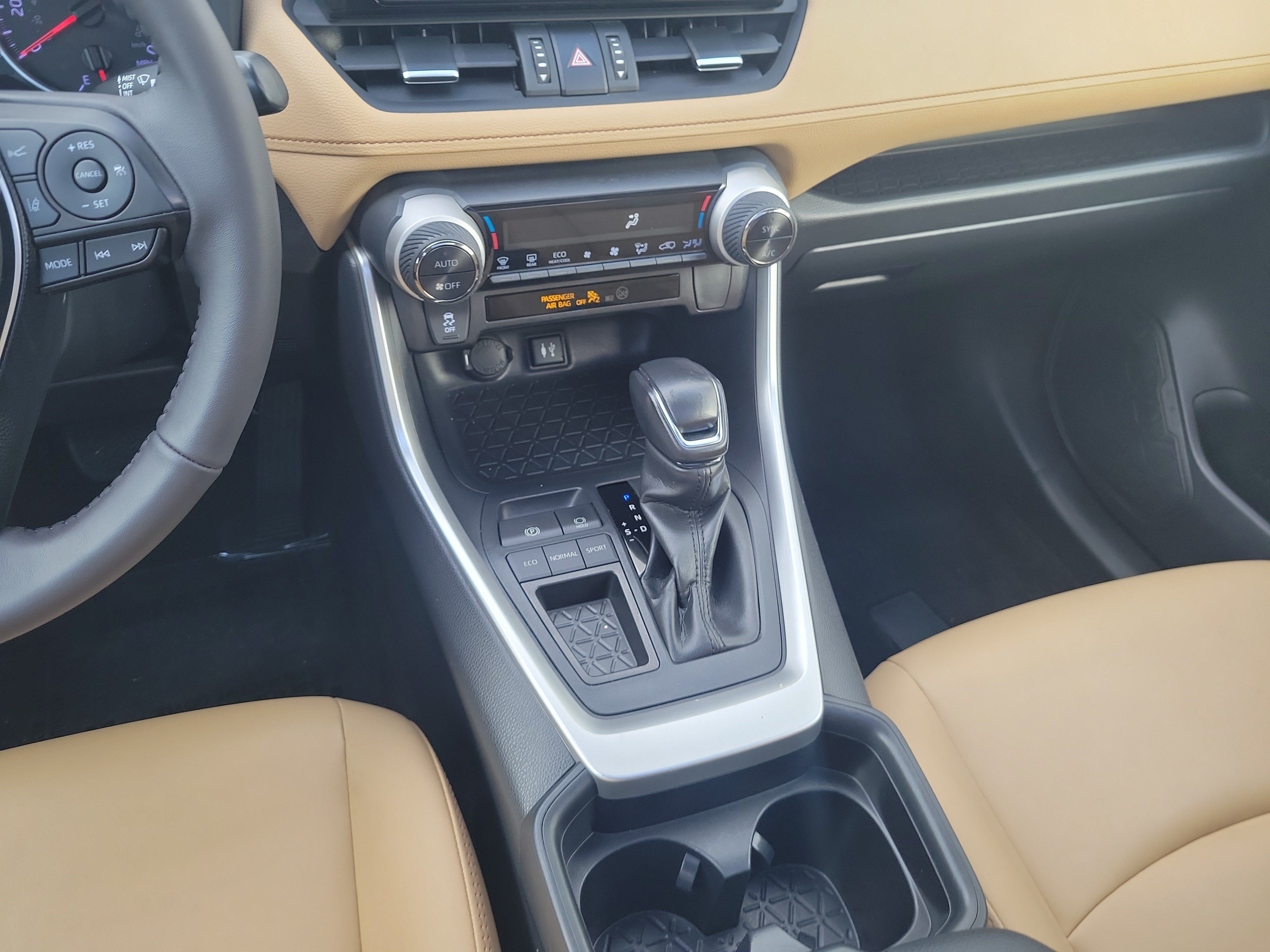 Used 2019 Toyota RAV4 XLE Premium FWD image 20