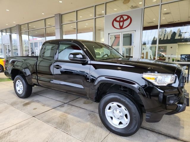 Used 2023 Toyota Tacoma SR image 4