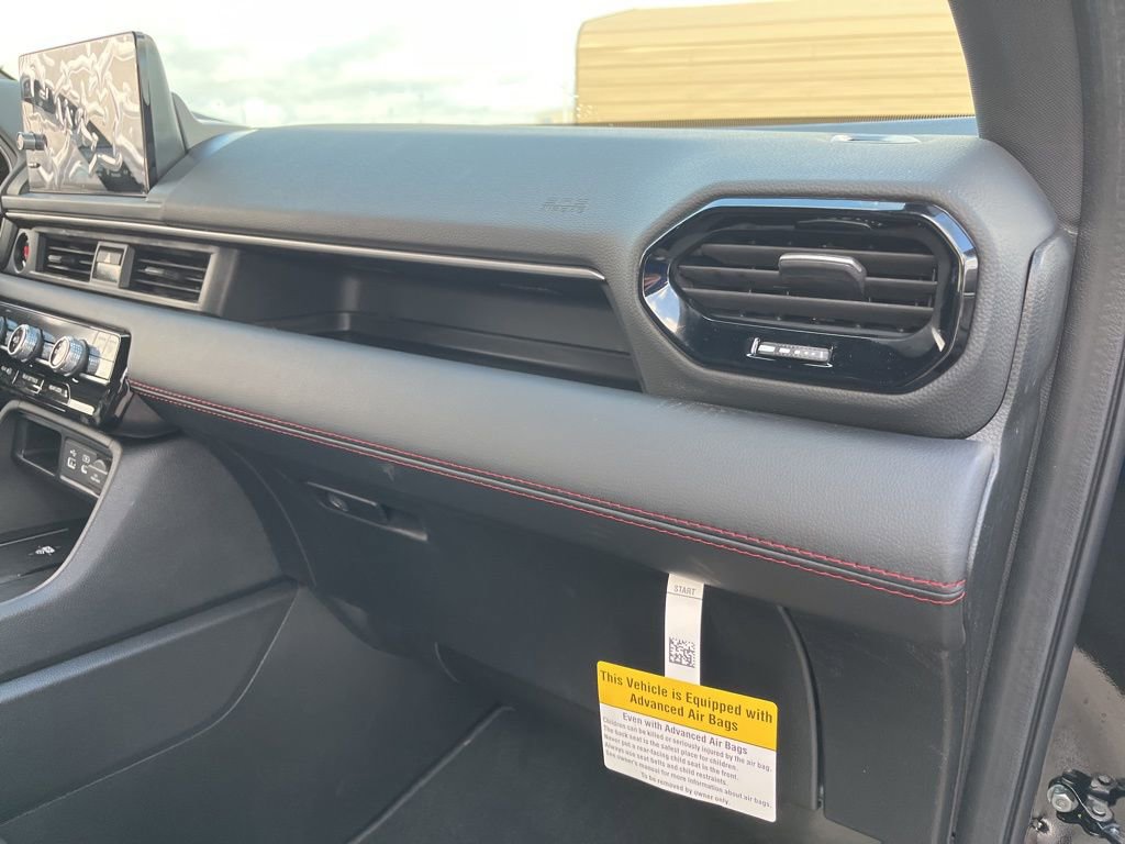 Certified 2025 Honda Pilot Black Edition image 32