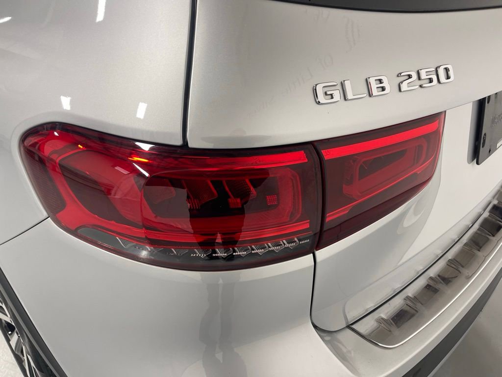 Certified 2022 Mercedes-Benz GLB 250 4MATIC image 13