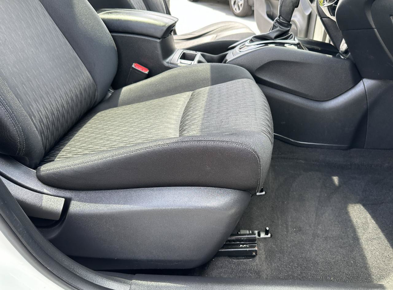 Used 2017 Nissan Rogue SV AWD/4WD image 44