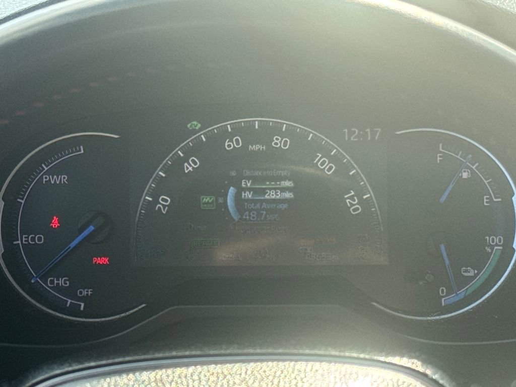 Used 2022 Toyota RAV4 SE image 18