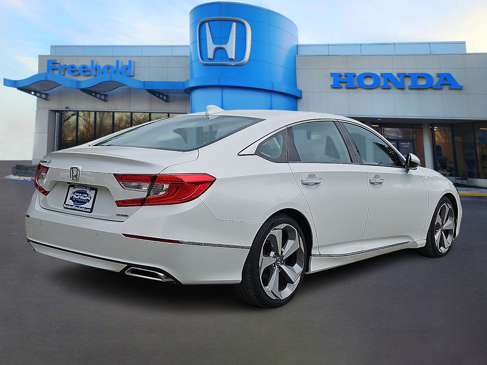 Used 2018 Honda Accord Touring image 7