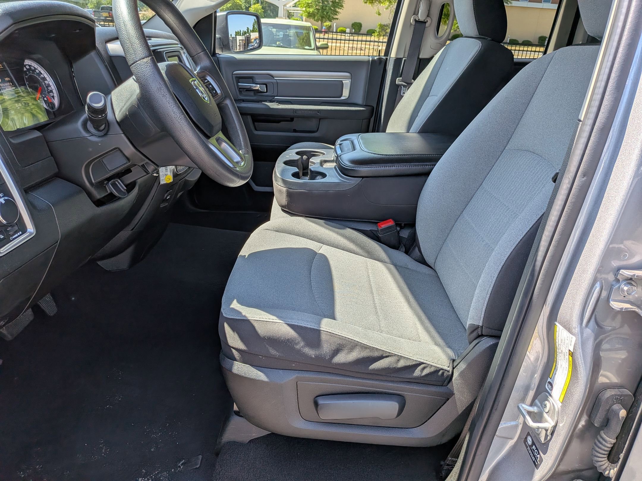 Used 2024 RAM 1500 Classic SLT AWD/4WD image 14