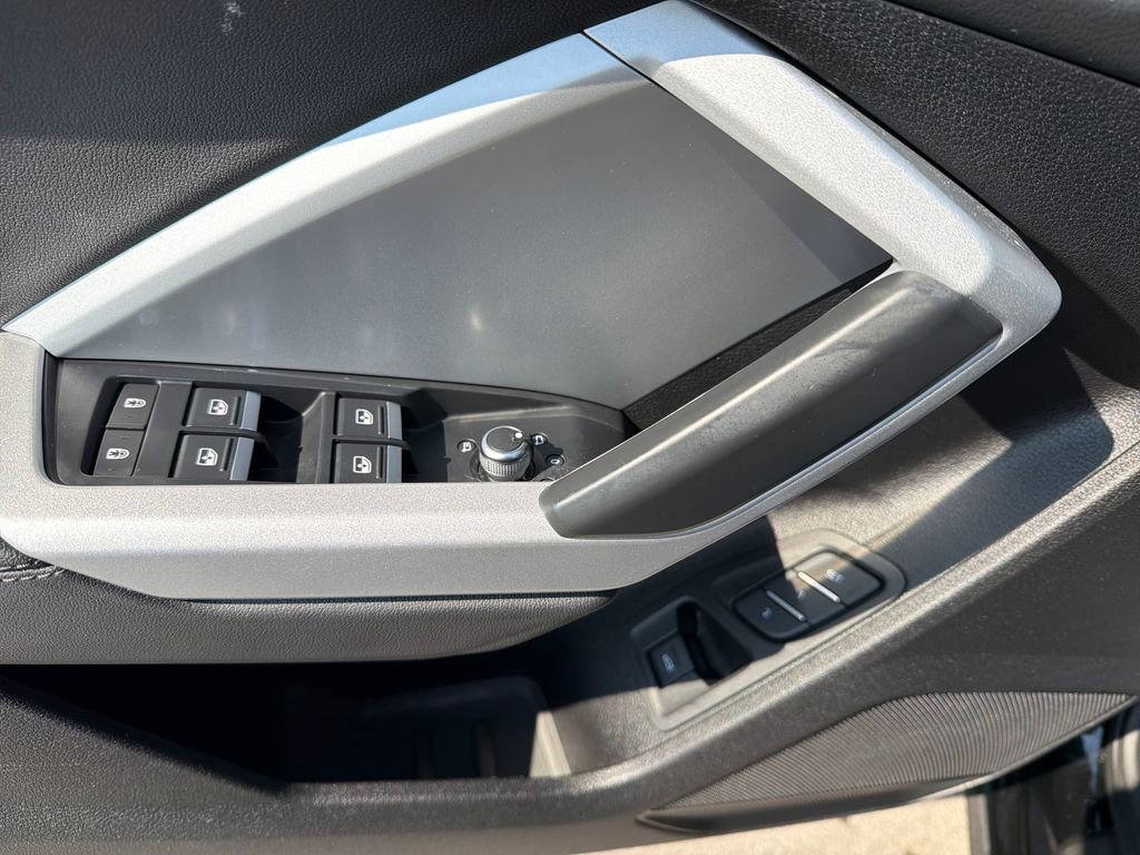 Used 2024 Audi Q3 2.0T Premium image 16