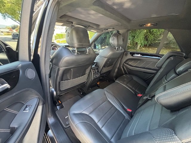 Used 2015 Mercedes-Benz ML 63 AMG 4MATIC w/ AMG Performance Package image 36