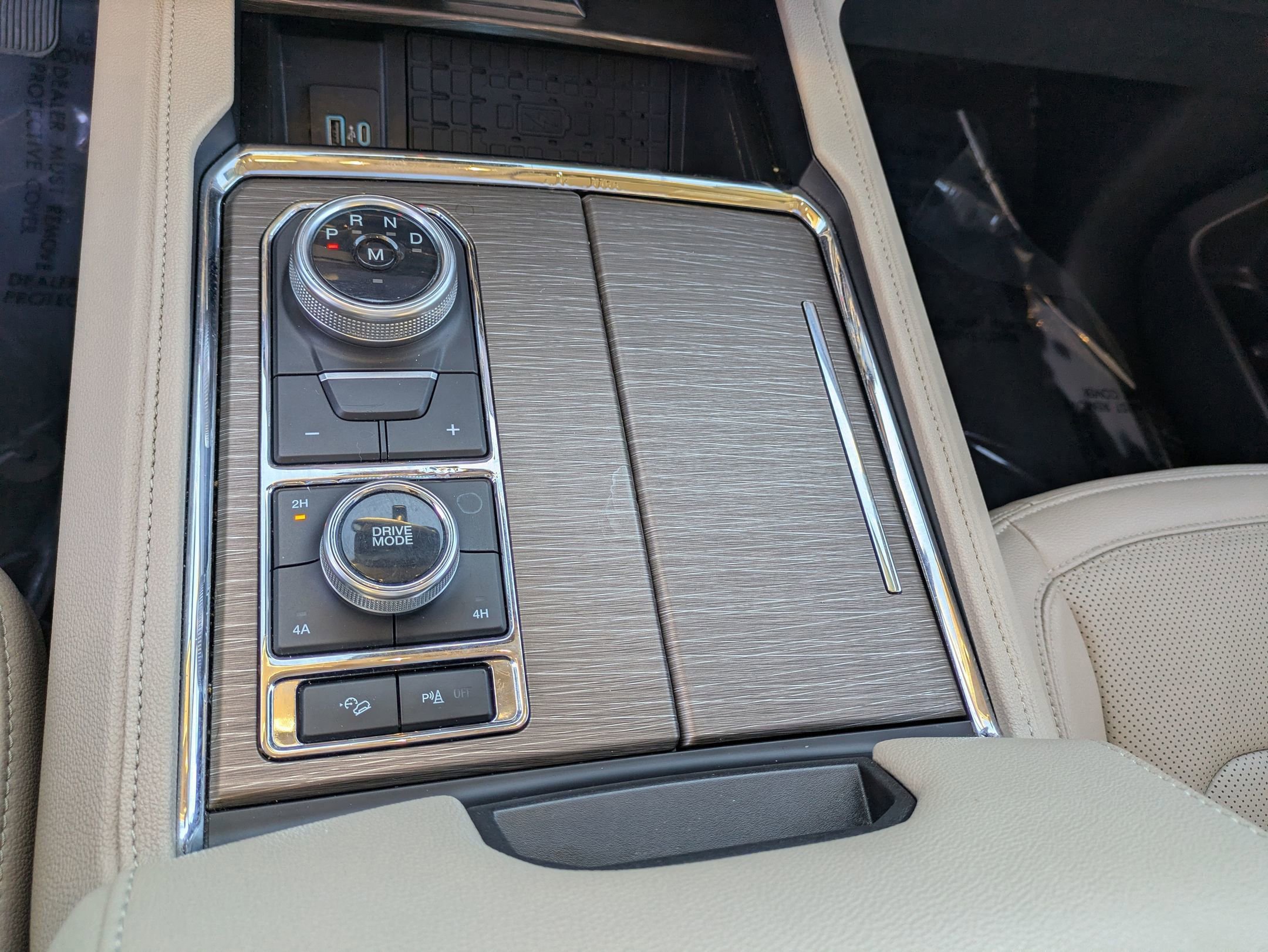 Certified 2024 Ford Expedition Limited image 22