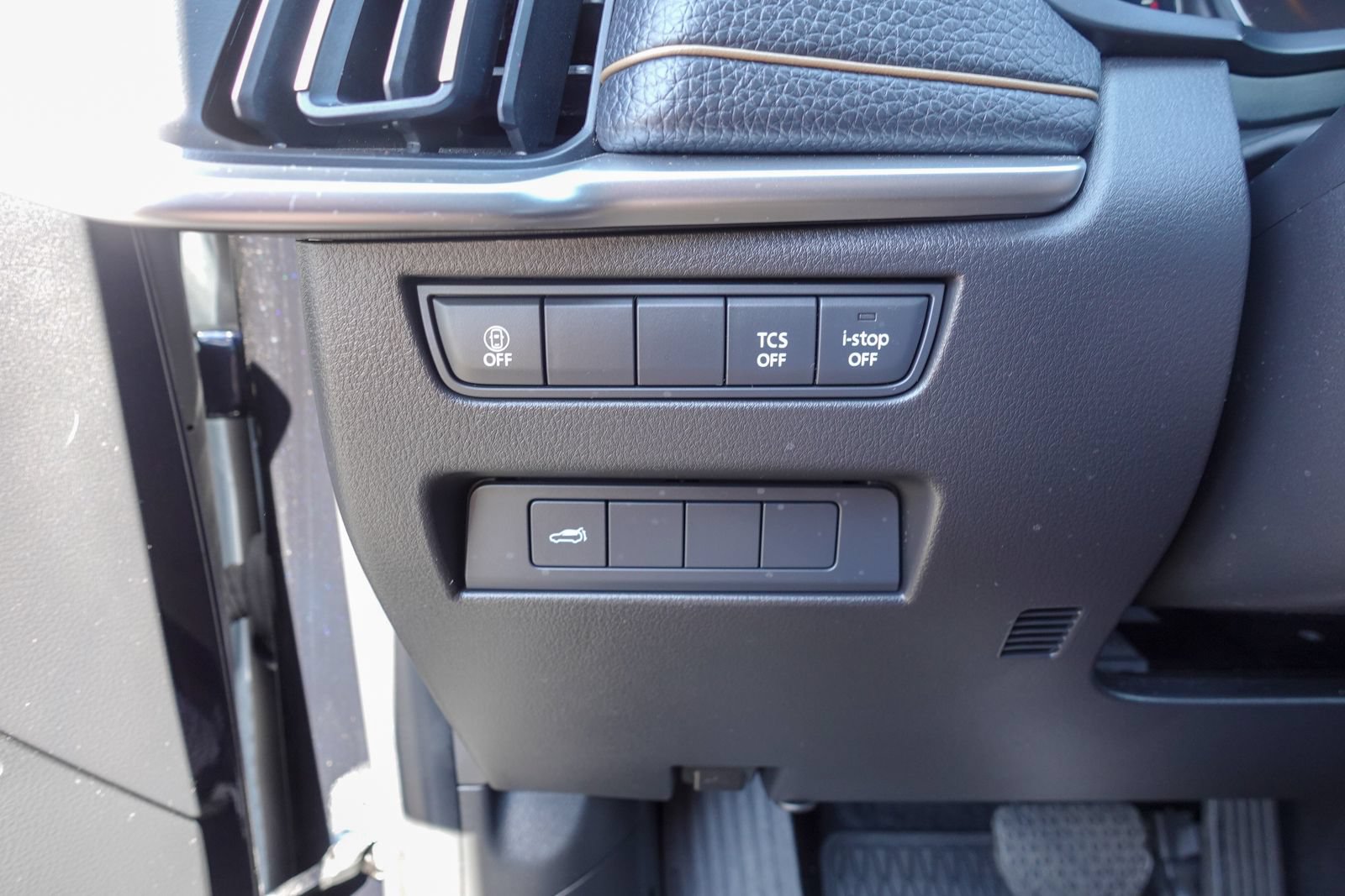Certified 2024 MAZDA CX-90 3.3 Turbo w/ Preferred Plus AWD/4WD image 18