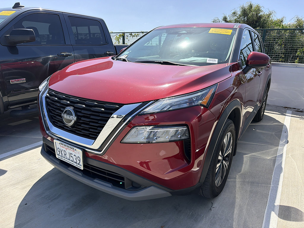 Used 2023 Nissan Rogue SV FWD image 2