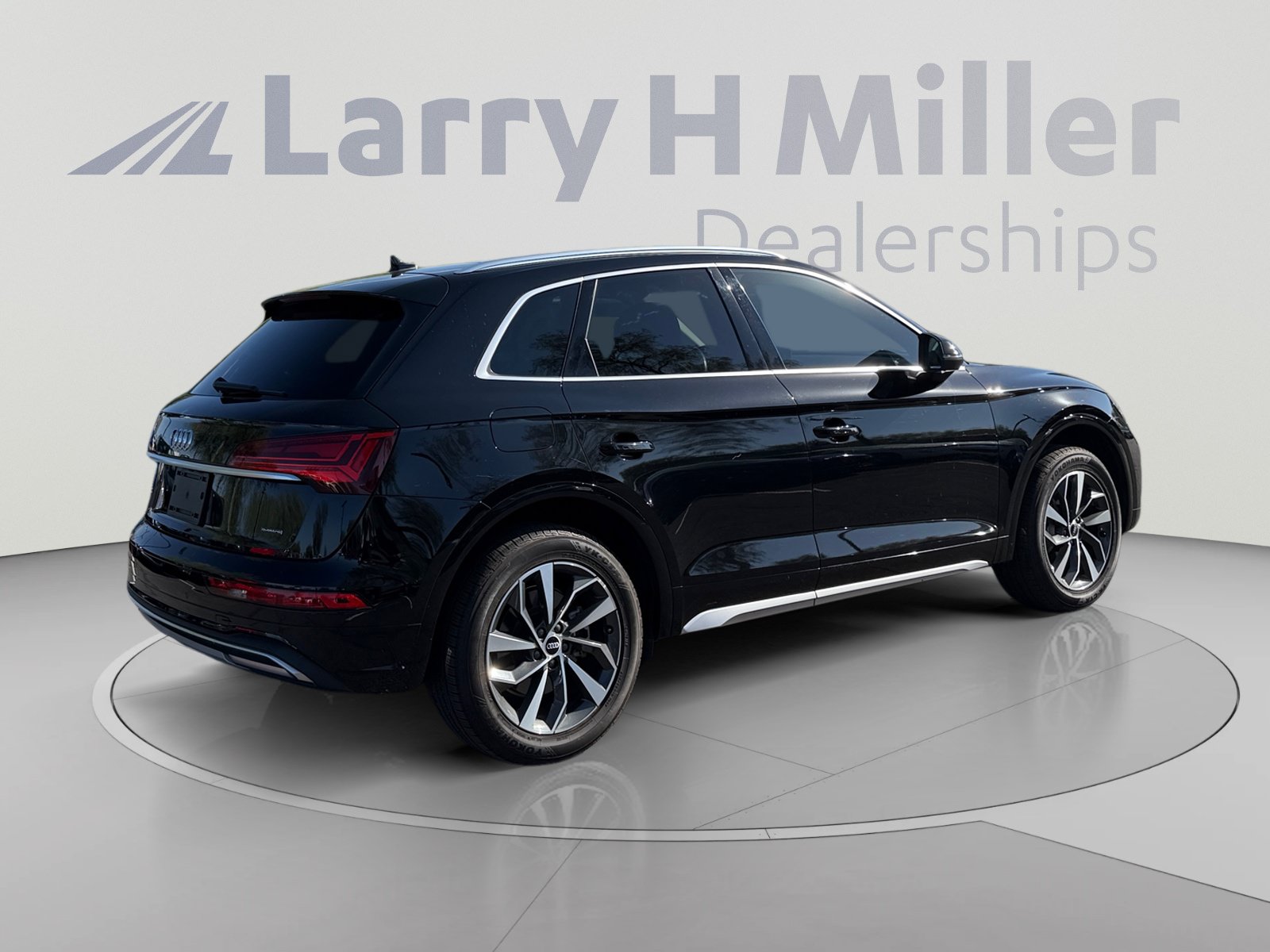 Used 2021 Audi Q5 2.0T Premium w/ Convenience Package AWD/4WD image 5