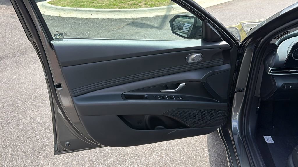 New 2026 Hyundai Elantra Limited image 11