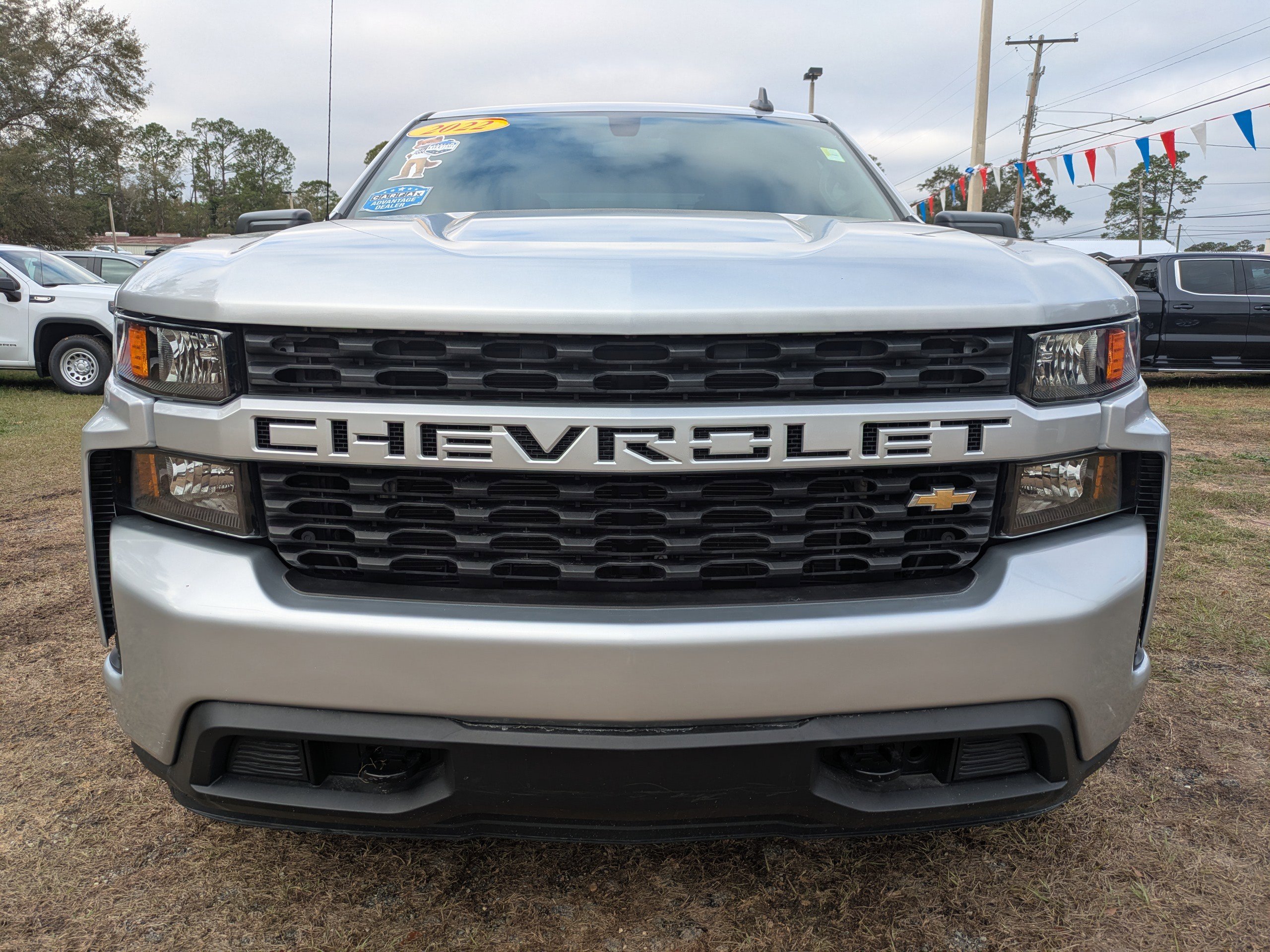 Used 2020 Chevrolet Silverado 1500 Custom w/ Custom Value Package image 3