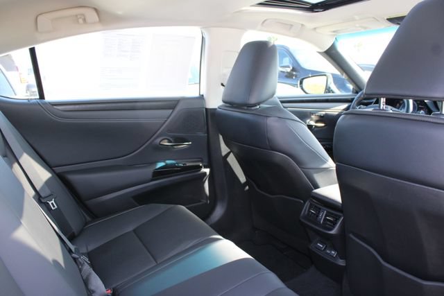 Certified 2025 Lexus ES 300h w/ Premium Package FWD image 7