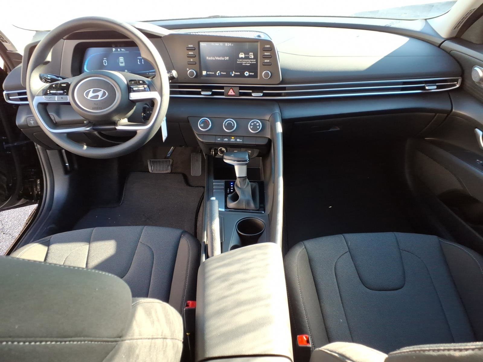 New 2026 Hyundai Elantra SE image 6