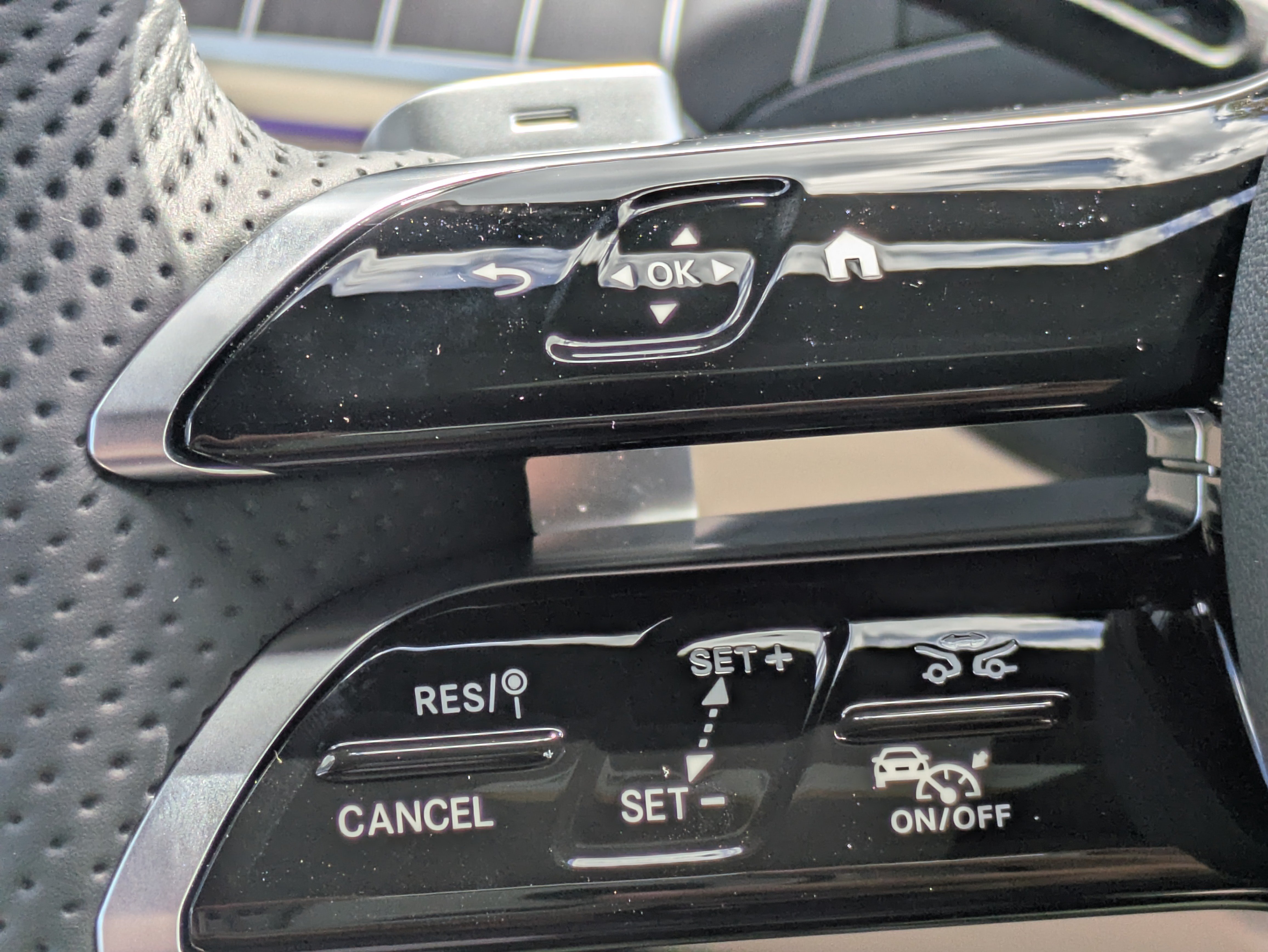 New 2027 Mercedes-Benz CLE 300 4MATIC Coupe image 23