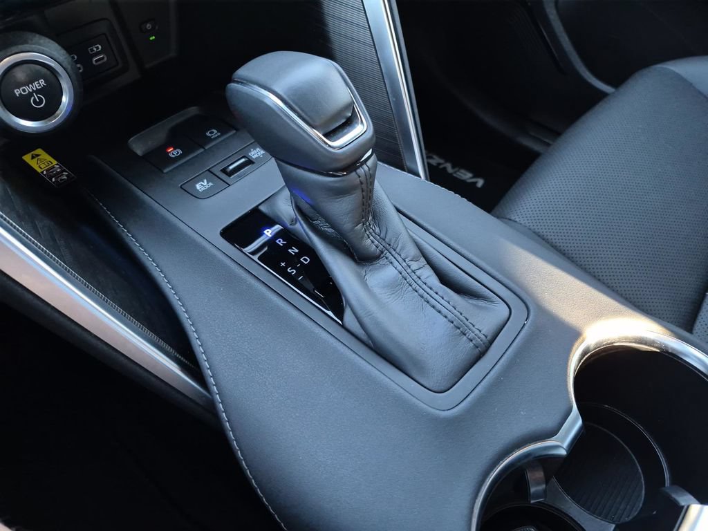 Used 2024 Toyota Venza Limited AWD/4WD image 33
