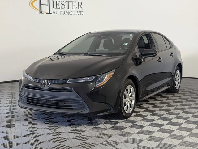 Used 2023 Toyota Corolla LE FWD image 4