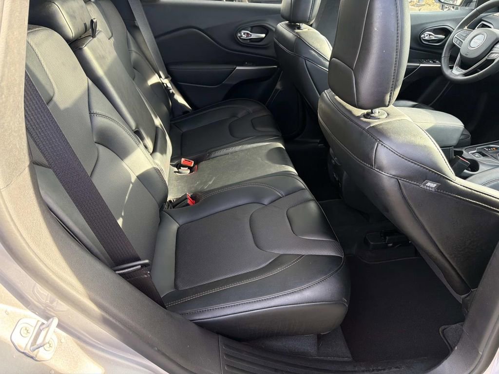 Used 2022 Jeep Cherokee Latitude Lux w/ Sun & Sound Group image 22