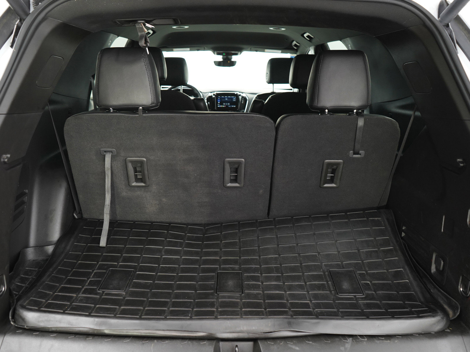 Used 2024 Chevrolet Traverse LT w/ Rear Camera Mirror Package image 10