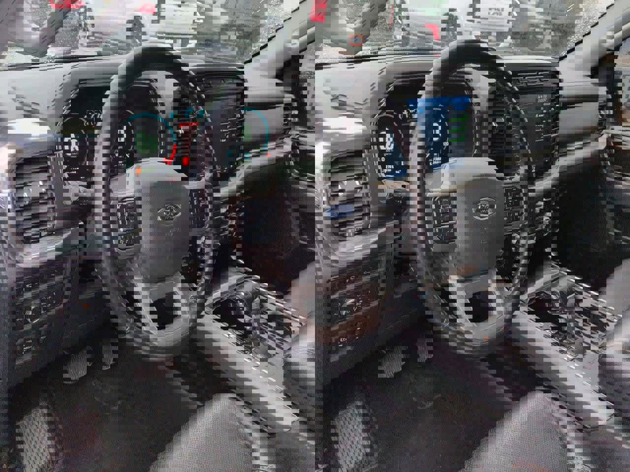 Used 2021 Ford F150 Lariat image 2