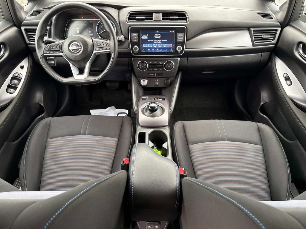 Used 2025 Nissan Leaf S image 14
