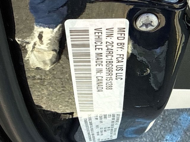 Used 2024 Chrysler Pacifica Touring-L FWD image 31