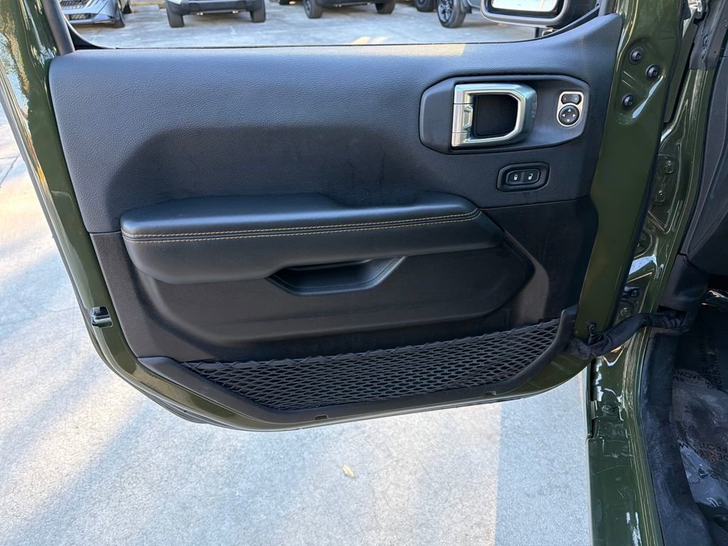 Used 2024 Jeep Wrangler Sahara image 14