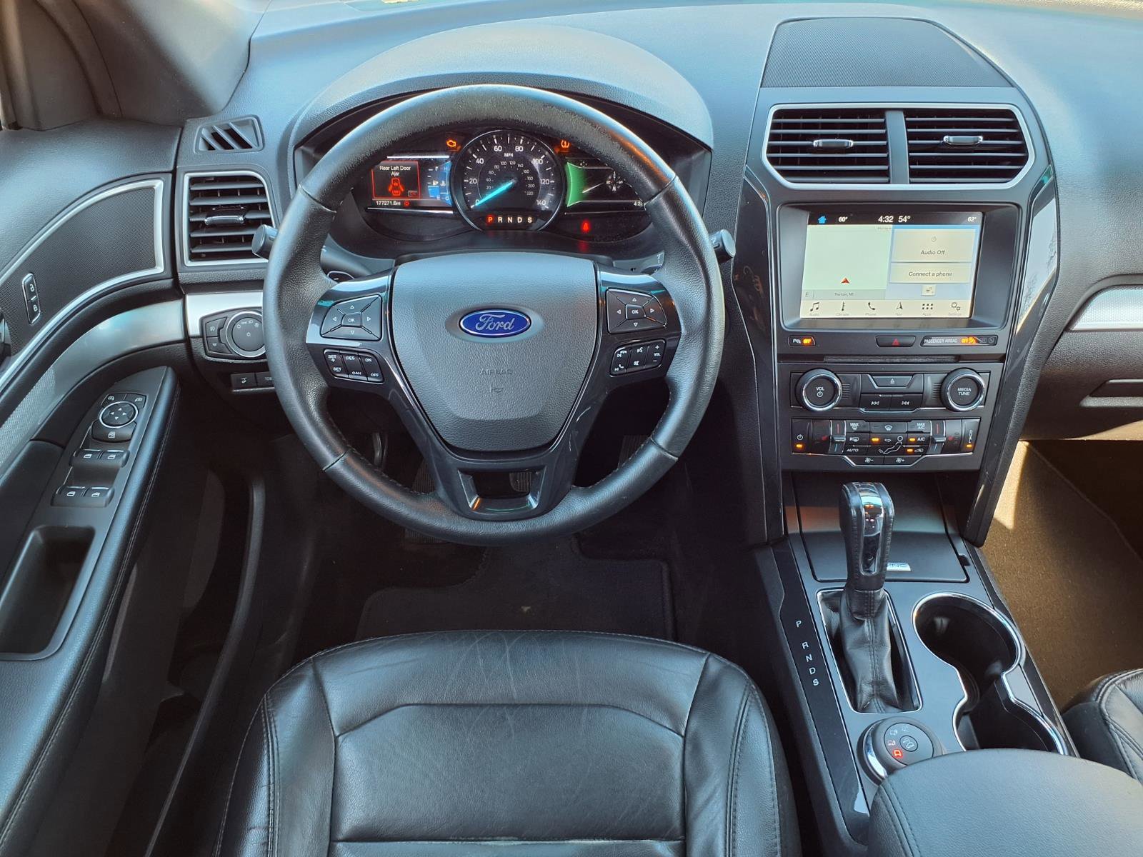 Used 2017 Ford Explorer XLT w/ Equipment Group 202A AWD/4WD image 6