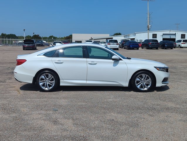 Certified 2018 Honda Accord LX image 4