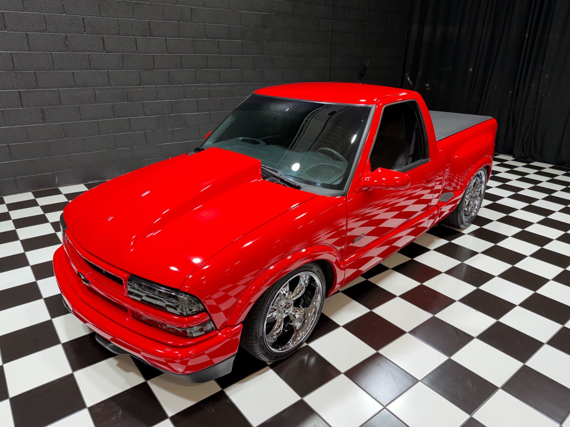 Used 2001 Chevrolet S10 Pickup LS w/ Preferred Equipment Group RWD image 5