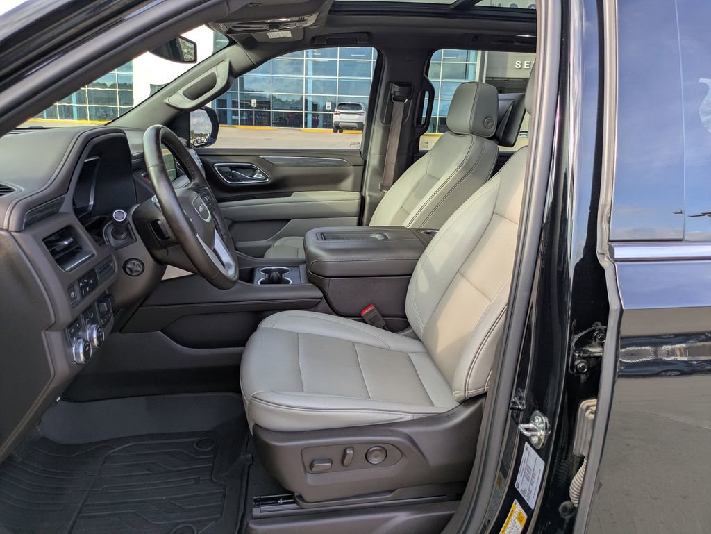 Used 2023 GMC Yukon XL SLT w/ SLT Premium Package image 7