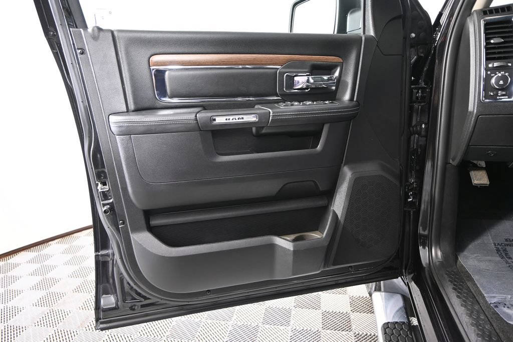 Used 2016 RAM 1500 Laramie w/ Convenience Group AWD/4WD image 19