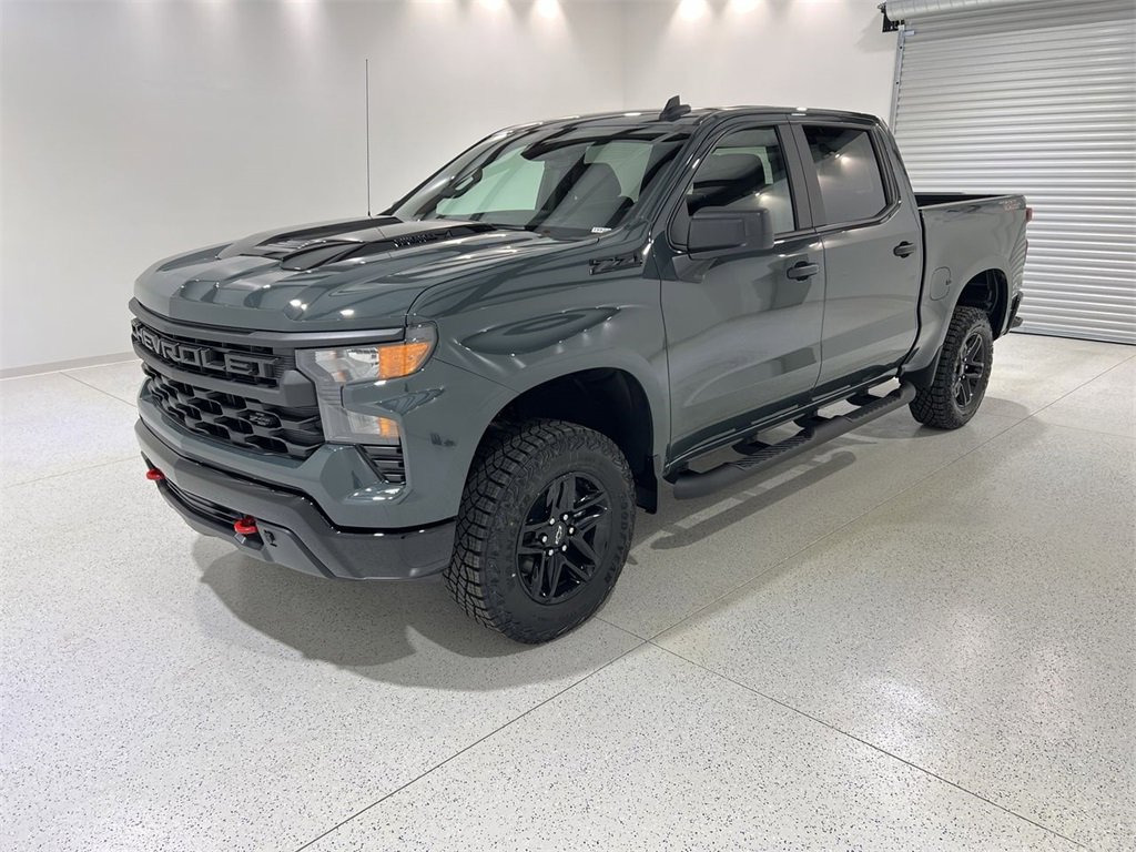 New 2026 Chevrolet Silverado 1500 Custom Trail Boss w/ LPO, Dark Essentials Package image 1