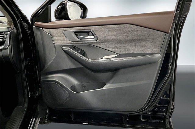 Used 2023 Nissan Rogue SV image 26