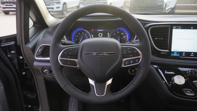 New 2026 Chrysler Pacifica Select image 26
