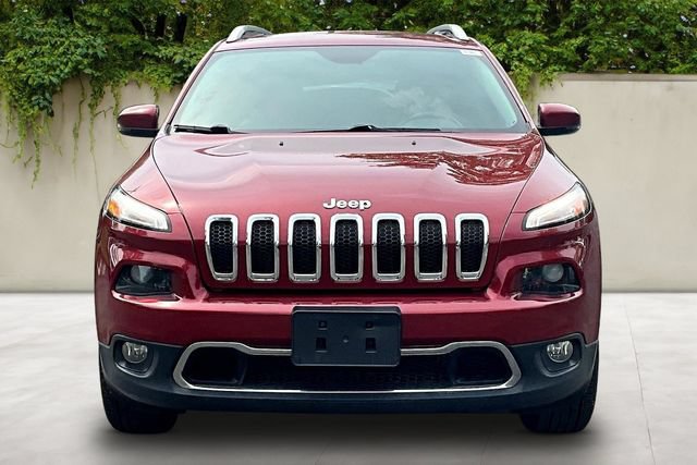 Used 2017 Jeep Cherokee Limited AWD/4WD image 2