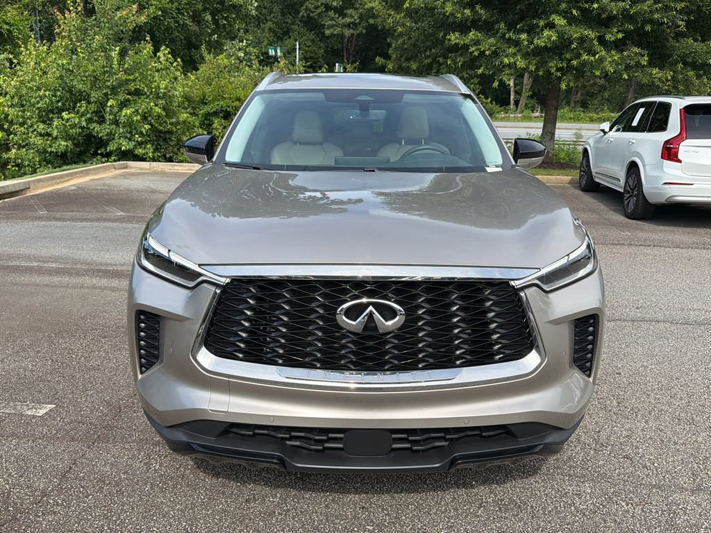 Used 2023 INFINITI QX60 Luxe w/ Cargo Package FWD image 2