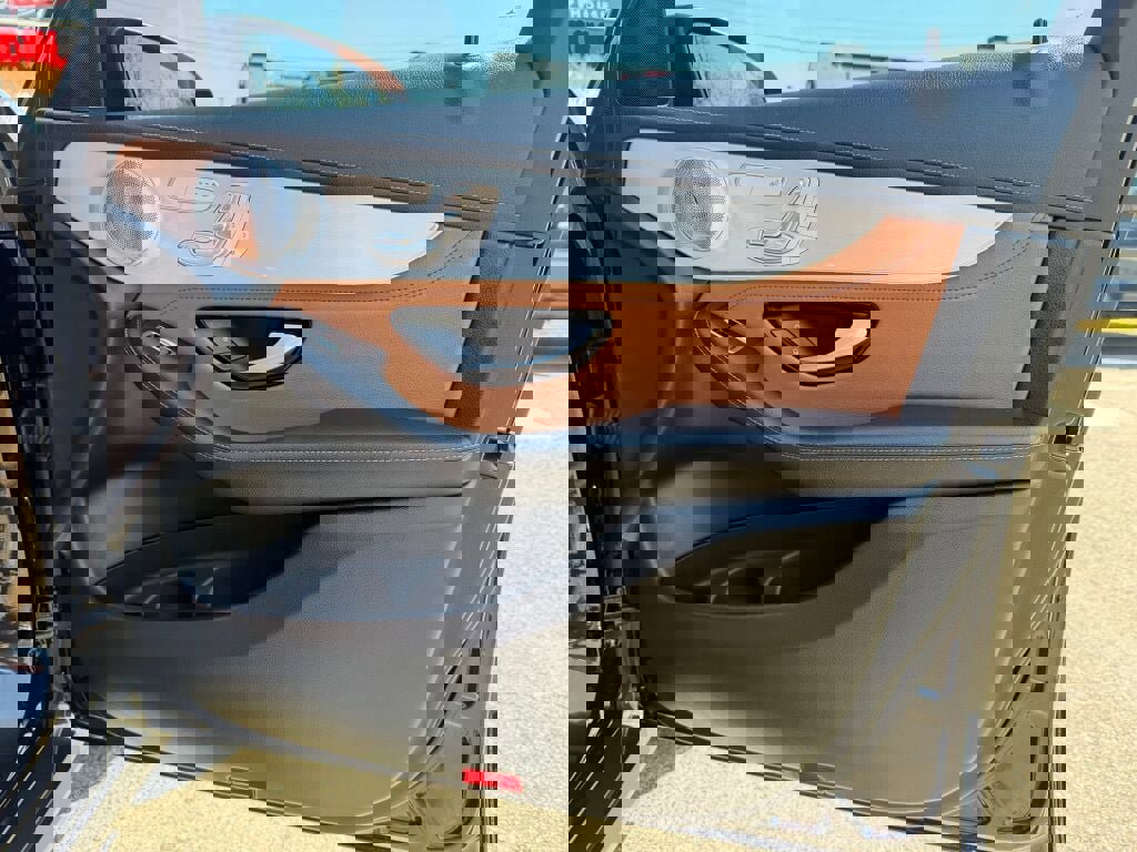 Used 2019 Mercedes-Benz GLC 43 AMG 4MATIC image 26